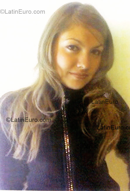 Date this happy Colombia girl Andrea from Medellin CO1692