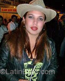 Date this attractive Brazil girl Vania from Campo Mourao BR1859