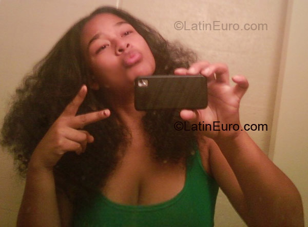 Date this tall United States girl Preety_CARAMEL from Phoenix US4417