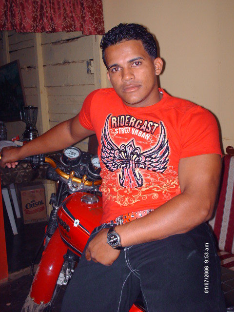 Date this voluptuous Dominican Republic man JHOAN from Santiago DO2155