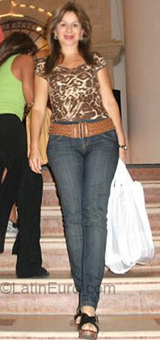 Date this athletic Colombia girl Maria Victoria from Cartagena CO1823