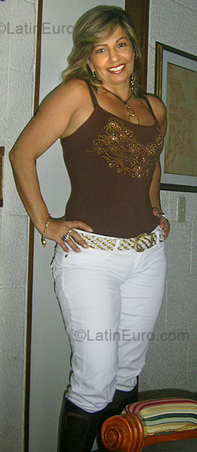 Date this voluptuous Colombia girl Sandra from Medellin CO1832
