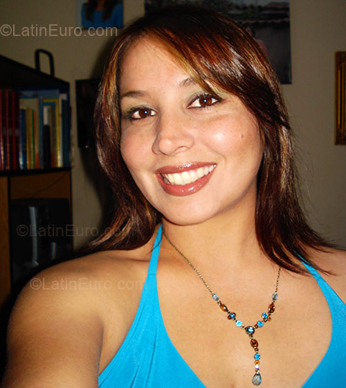 Date this attractive Peru girl Karina from Huanuco PE152