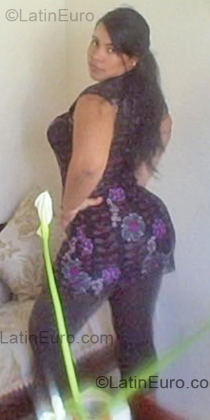 Date this happy Dominican Republic girl Elaine from Cotui DO2271