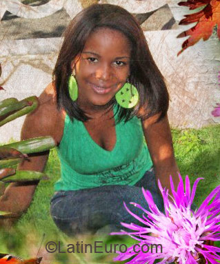 Date this lovely Dominican Republic girl Wanda from Santo Domingo DO2289