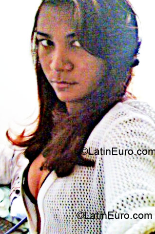 Date this lovely Dominican Republic girl Zynthia from Santo Domingo DO2299