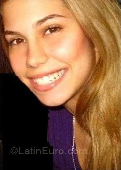 Date this foxy Brazil girl Roberta from Fortaleza BR1998