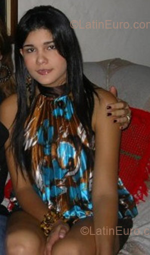 Date this sultry Colombia girl Adrea from Cali CO1938
