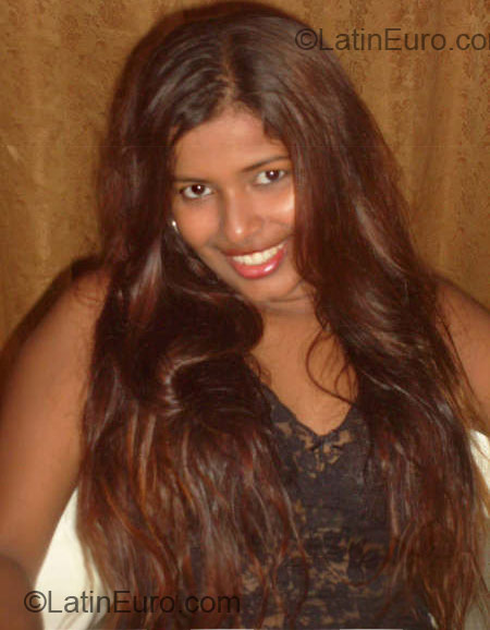 Date this attractive Colombia girl Kaniga from Barranquilla CO2069