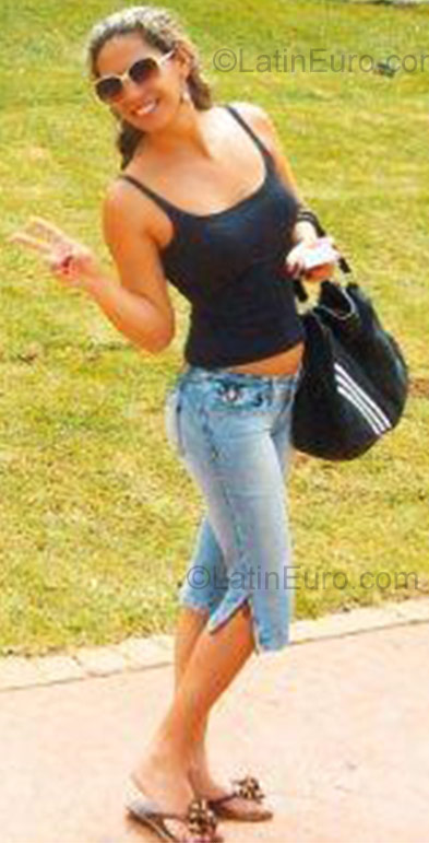 Date this athletic Brazil girl Christiane from Brasilia BR2122