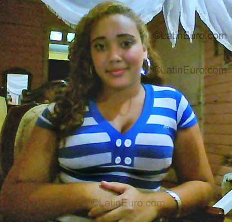 Date this lovely Dominican Republic girl Atiana Ydalis from La Vega DO2654