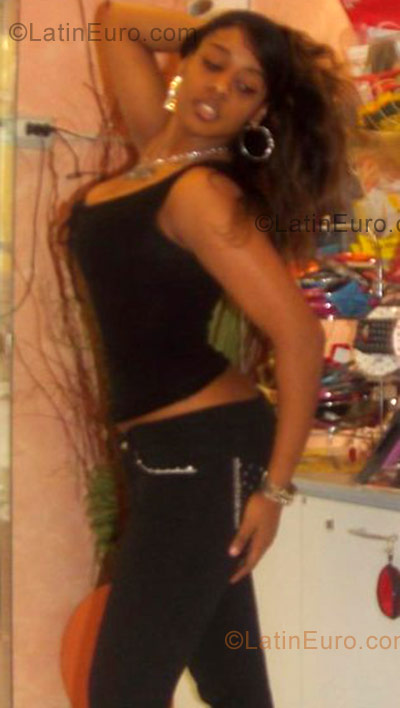 Date this sensual Italy girl Gisselle from Frosinone IT76