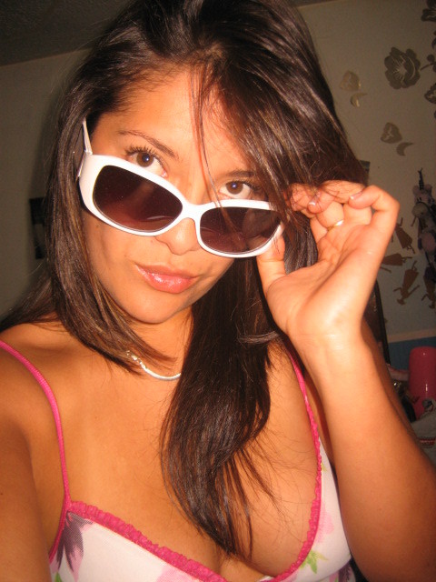 Date this pretty Colombia girl Mmmmmm from Bogota CO2360