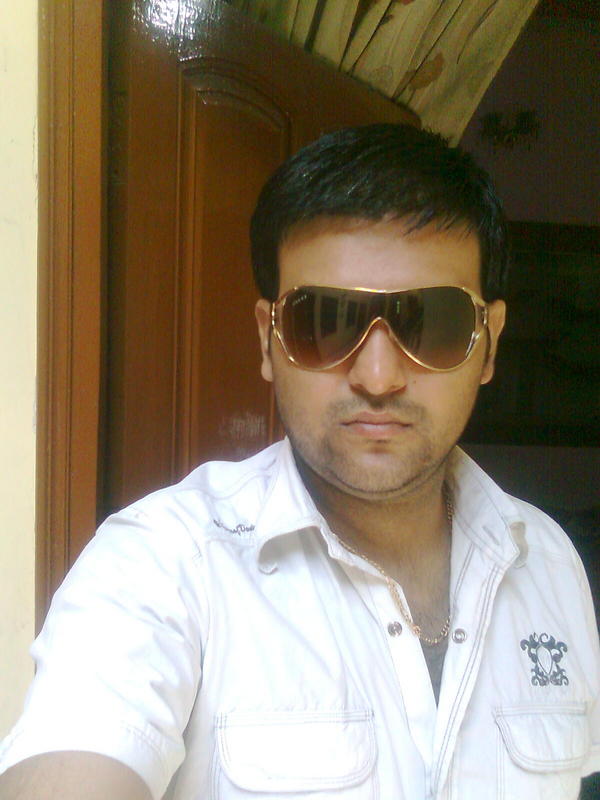 Date this cute India man Armaan from New Delhi IN91