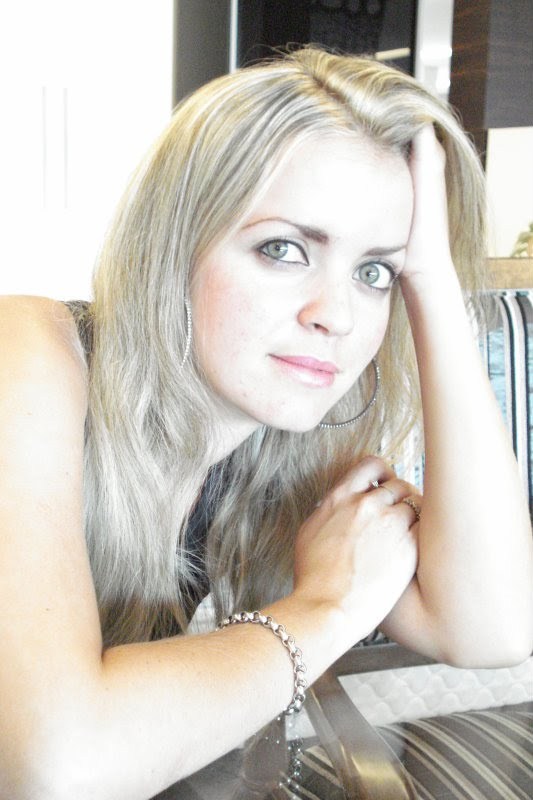 Date this delightful Brazil girl Laila from Sao Pedro Da Aldeia BR2195