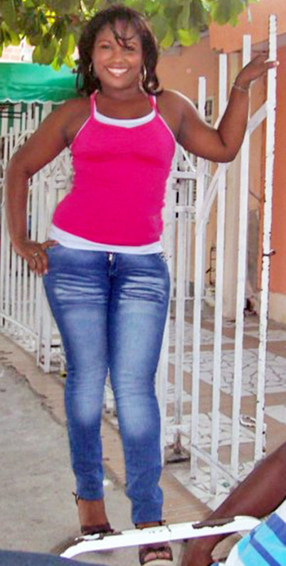 Date this beautiful Colombia girl Paola Margarita from Cartagena CO2679