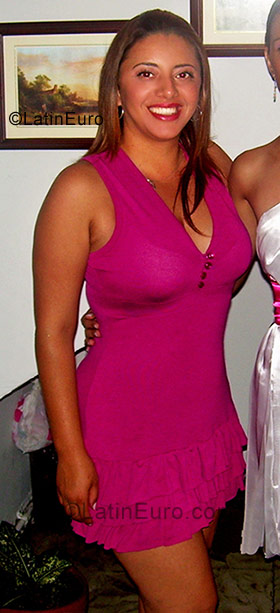 Date this georgeous Colombia girl Natalia from Cali CO2717