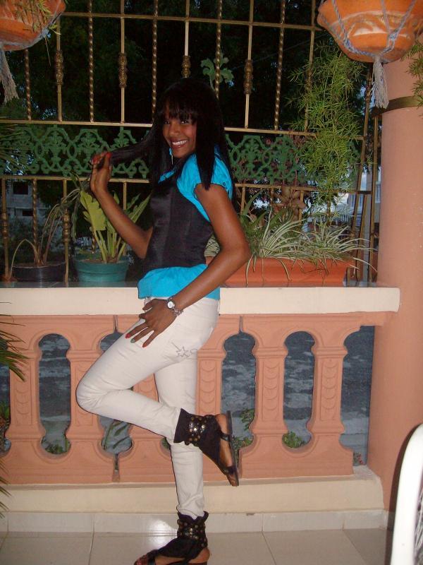 Date this attractive Dominican Republic girl Lerismal from Santiago DO3101