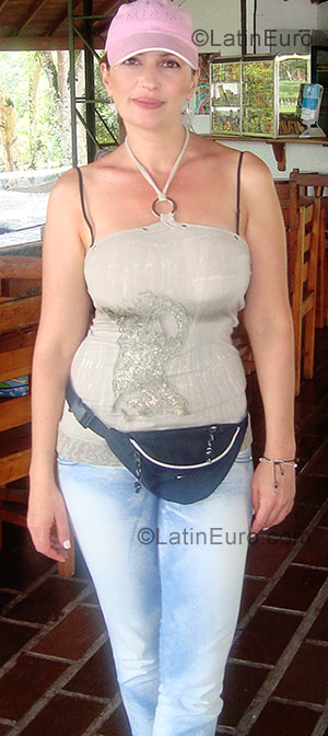 Date this sensual Colombia girl Marleny from Rionegro CO2849