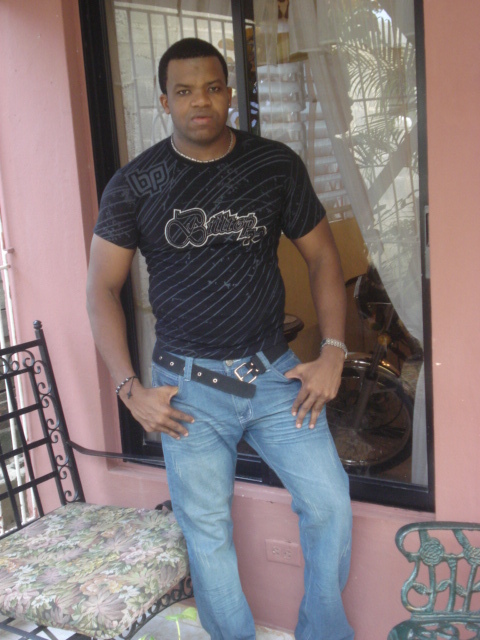 Date this sensual Dominican Republic man Carlos9999 from San Cristobal DO3215