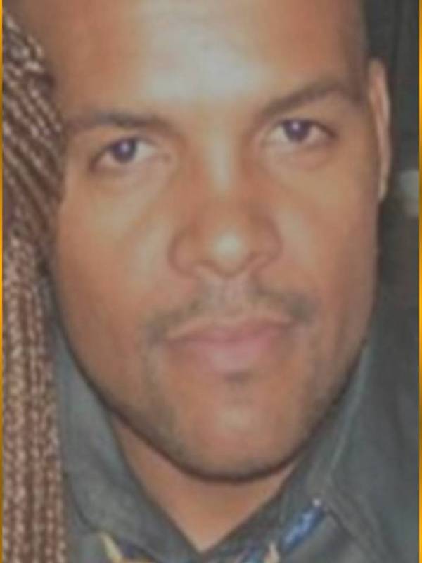 Date this exotic Angola man Michel from Luanda AO5