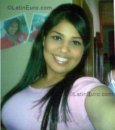 Date this passionate Dominican Republic girl Yirandi from Santo Domingo DO3282