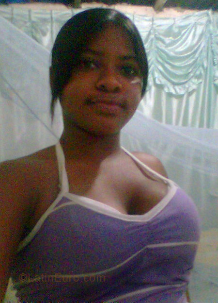 Date this hard body Dominican Republic girl DALEXIS from san pedro de macoris DO3294