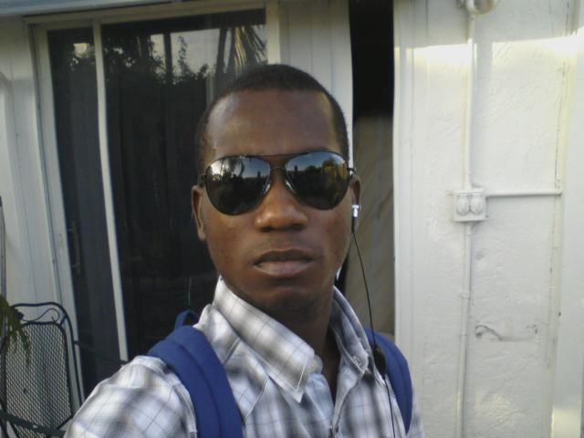 Date this georgeous United States man S.D.Clairmise from West Palm Bch US5320