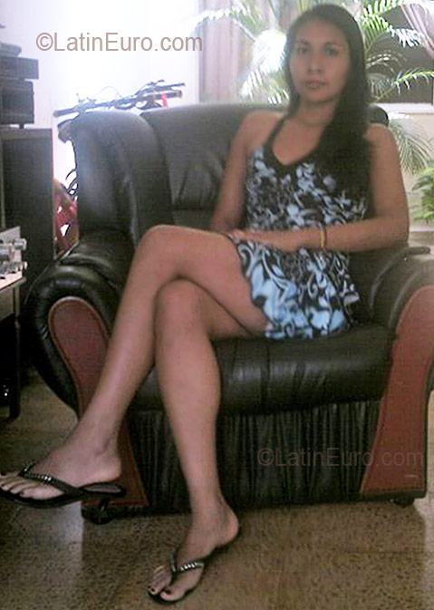 Date this sultry Colombia girl Obeida from Cali CO3060