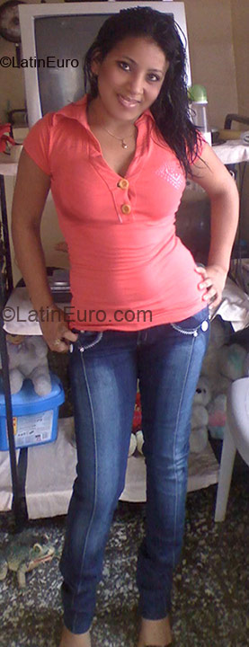 Date this voluptuous Honduras girl Wendy from San Pedro Sula HN135