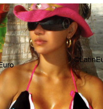 Date this foxy Colombia girl Paulina from Pereira CO3095