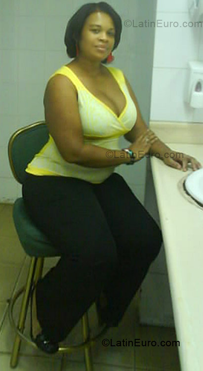 Date this funny Dominican Republic girl Carolina from Santo Domingo DO3590