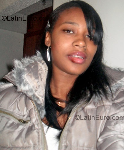 Date this young Colombia girl Karolina from Bogota CO3175