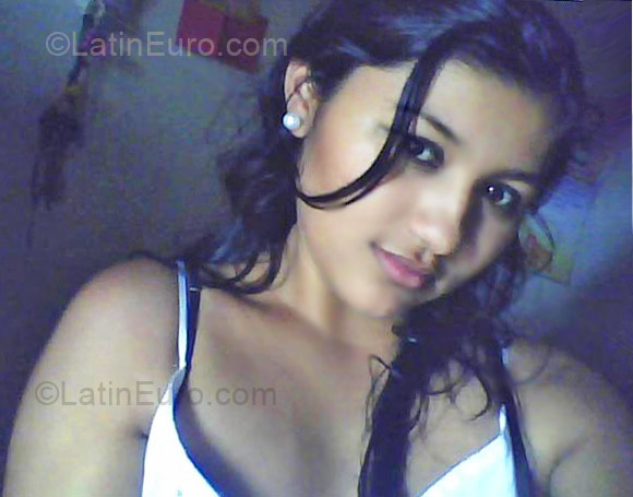 Date this georgeous Colombia girl Diva from Barranquilla CO3290