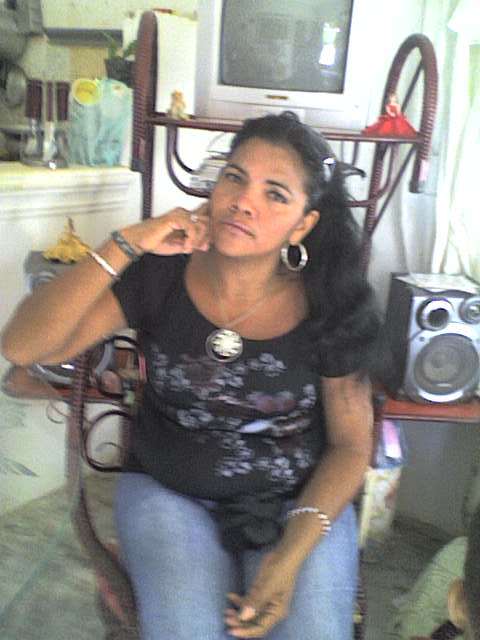 Date this happy Colombia girl Maria from Barranquilla CO3365