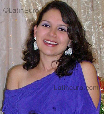 Date this foxy Colombia girl Julie26 from Popayan CO3372