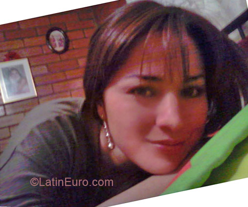 Date this sensual Colombia girl Victoria from Bogota CO3434