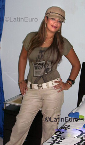 Date this beautiful Colombia girl Florecitasamari from Santa Marta CO3451