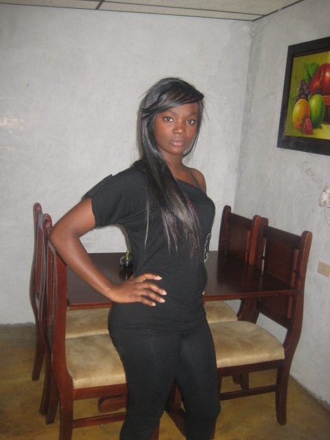 Date this sensual Colombia girl Taiz from Pereira CO3523