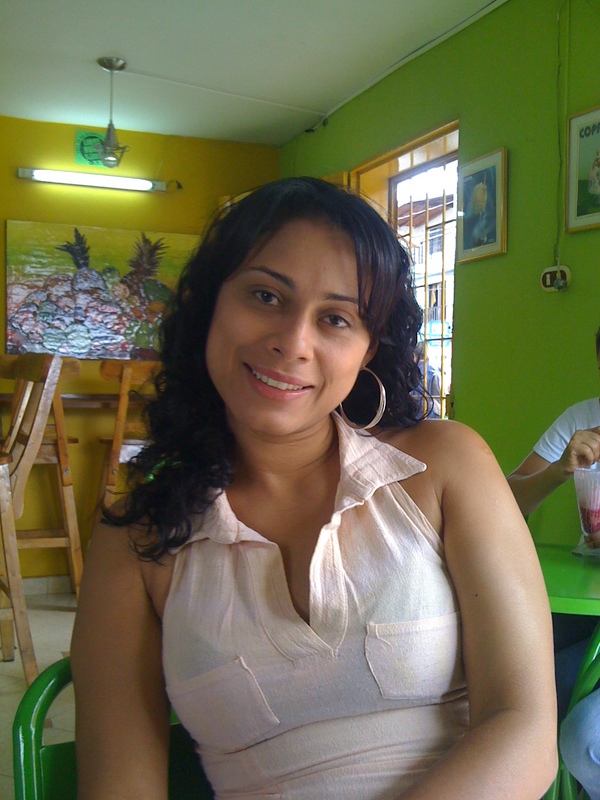 Date this hard body Colombia girl Paulis08 from Medellin CO3530