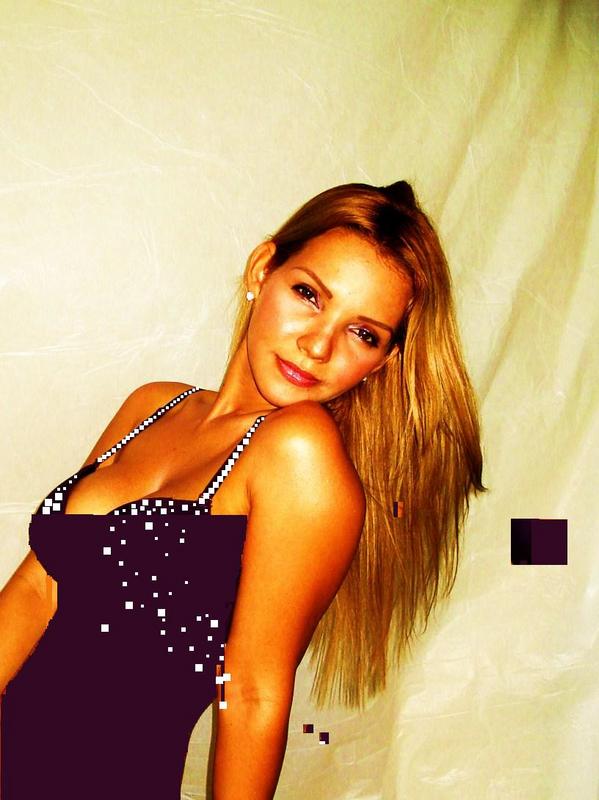 Date this young Colombia girl Mariana from Bogotá CO3591