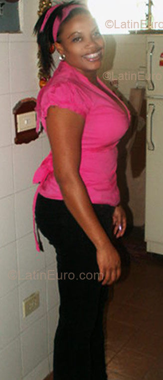 Date this delightful Colombia girl Sandra from Cali CO3620