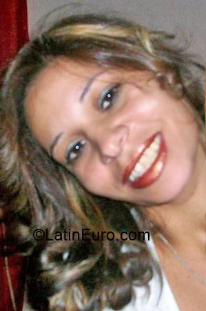 Date this sensual Brazil girl Evaneide from Brasilia BR4682