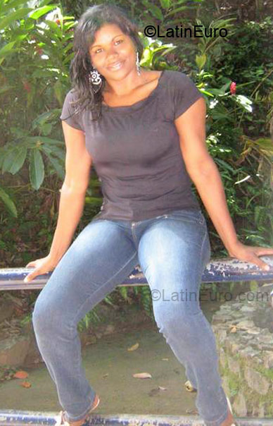 Date this good-looking Brazil girl PAULINHA from Salvador BR2745