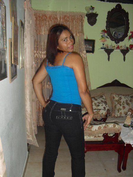 Date this voluptuous Dominican Republic girl Damaris from San Pedro De Macoris DO3921