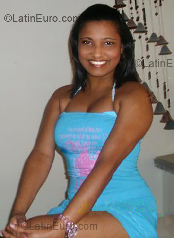 Date this happy Colombia girl Luz mery cervan from Barranquilla CO3853