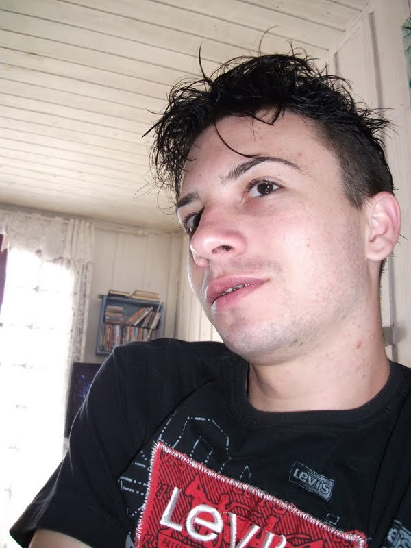 Date this hot Brazil man JULIO CESAR from curitiba BR2862