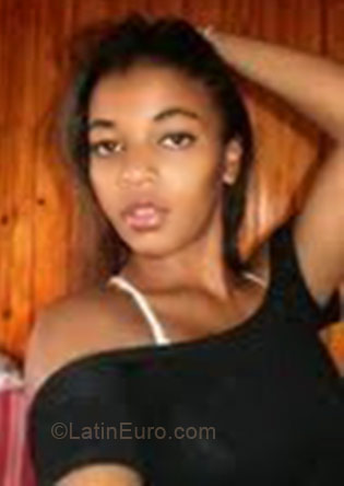 Date this athletic Brazil girl Cassia from Embu BR6167