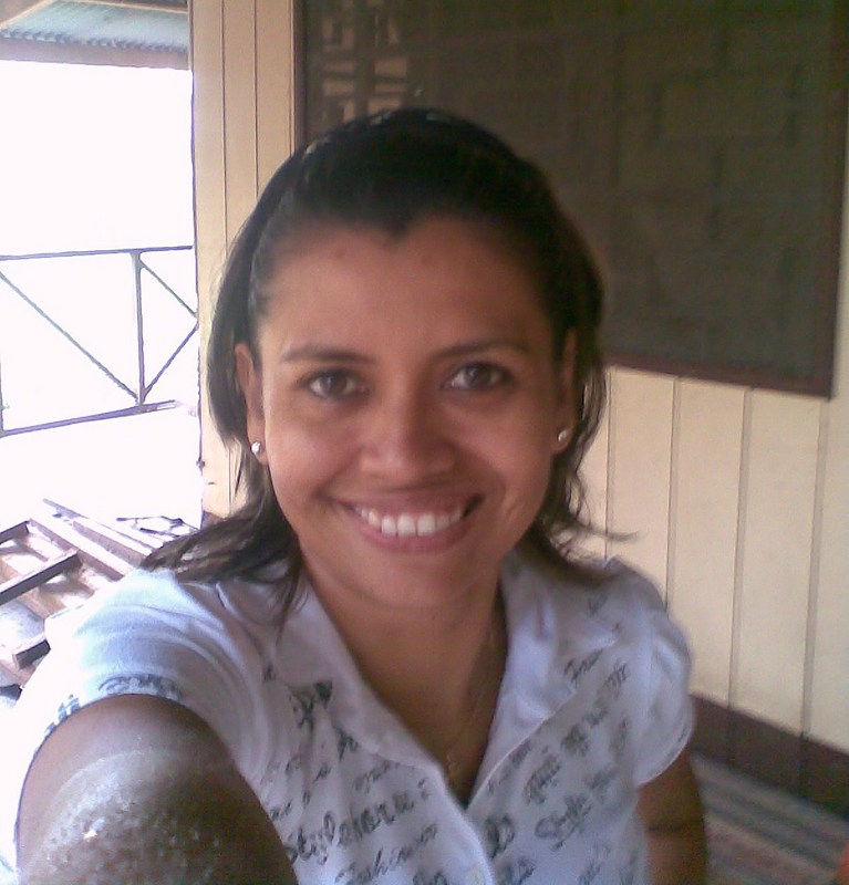 Date this pretty Colombia girl Klaudia from Leticia CO3971