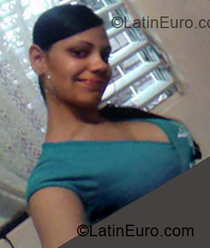 Date this beautiful Dominican Republic girl Carolina from Santo Domingo DO4137